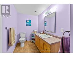 7 SIFTON DRIVE - 32