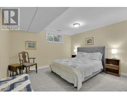 5 - 21 ST JOHNS DRIVE - 32