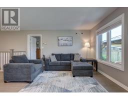 21 FEATHERS CROSSING - 12