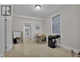 568 PICCADILLY STREET - 31