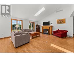 22164 DUNDONALD ROAD - 16