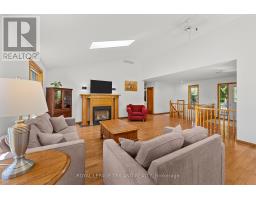 22164 DUNDONALD ROAD - 18