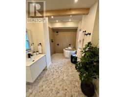 100 DELAWARE STREET - 24