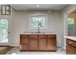 380 BEACHWOOD AVENUE - 10