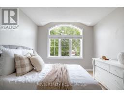 902 RUSHBROOK CRESCENT - 27