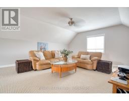902 RUSHBROOK CRESCENT - 34