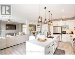 902 RUSHBROOK CRESCENT - 6