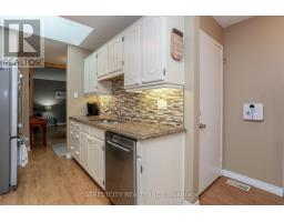 9 COTTONWOOD CRESCENT SW - 18