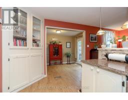 9 COTTONWOOD CRESCENT SW - 23
