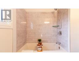 14 - 683 WINDERMERE ROAD - 34