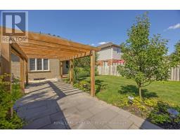 851 CRESTVIEW CRESCENT - 44