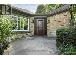 481 VICTORIA STREET - 2
