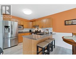 47 CARRIE CRESCENT - 18