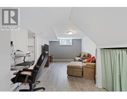 47 CARRIE CRESCENT - 33