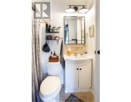 203 - 198 SPRINGBANK DRIVE - 19
