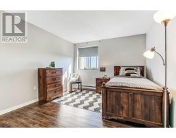 909 - 1600 ADELAIDE STREET N - 13