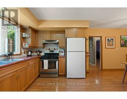 16 THOMPSON AVENUE - 16