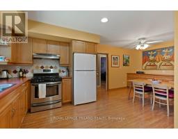 16 THOMPSON AVENUE - 17