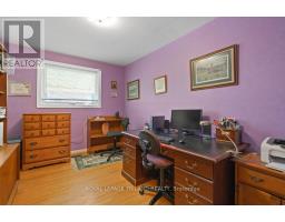 16 THOMPSON AVENUE - 19