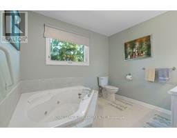 16 THOMPSON AVENUE - 22