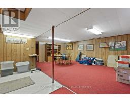 16 THOMPSON AVENUE - 25
