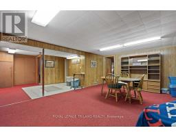 16 THOMPSON AVENUE - 26