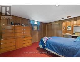 16 THOMPSON AVENUE - 30