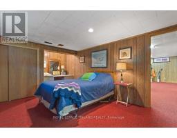 16 THOMPSON AVENUE - 31
