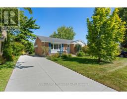 16 THOMPSON AVENUE - 36