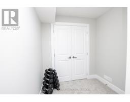89 - 601 LIONS PARK DRIVE - 26