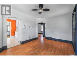 17 EMERY STREET E - 7