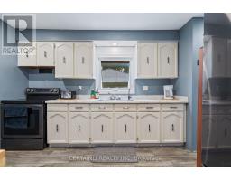 35 ROSAMOND CRESCENT - 10