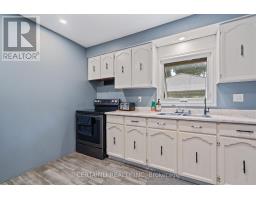 35 ROSAMOND CRESCENT - 11