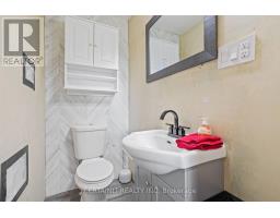 35 ROSAMOND CRESCENT - 15