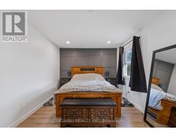 35 ROSAMOND CRESCENT - 17