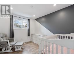 35 ROSAMOND CRESCENT - 21