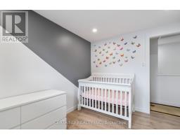 35 ROSAMOND CRESCENT - 22