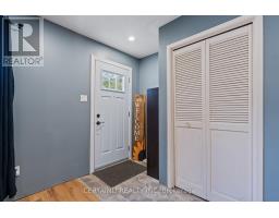 35 ROSAMOND CRESCENT - 3