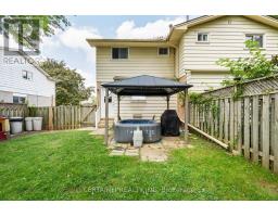35 ROSAMOND CRESCENT - 31