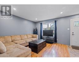 35 ROSAMOND CRESCENT - 4