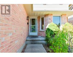 26 REDWOOD LANE - 2