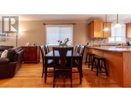 956 QUEENSBOROUGH COURT N - 17