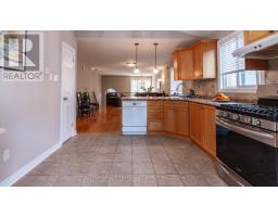 956 QUEENSBOROUGH COURT N - 22