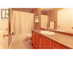956 QUEENSBOROUGH COURT N - 24