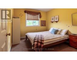 956 QUEENSBOROUGH COURT N - 28