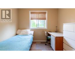 956 QUEENSBOROUGH COURT N - 31