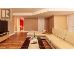 956 QUEENSBOROUGH COURT N - 34