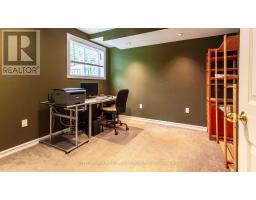 956 QUEENSBOROUGH COURT N - 40