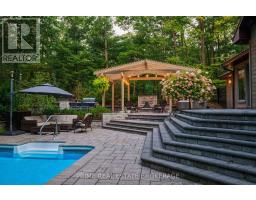 10219 PINETREE DRIVE - 33
