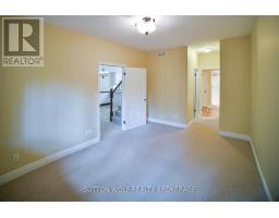 7 - 384 HEAD STREET N - 14